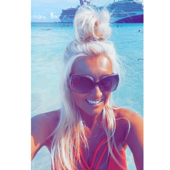 Meet your Posher, Alicia - Picture 1 of 1